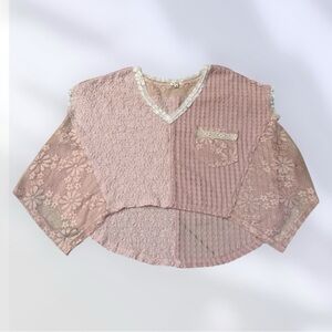 POL Angel Baby Floral Lace V Neck Top in Blush Pink Size Medium